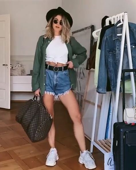 Outside Party Outfit Summer, Outfits Calor, Outfit Viaje, Bike Shorts Outfit, Outfit Videos, Inspiration Videos, Outfit Tips, Comfy Casual Outfits, Travel Outfits