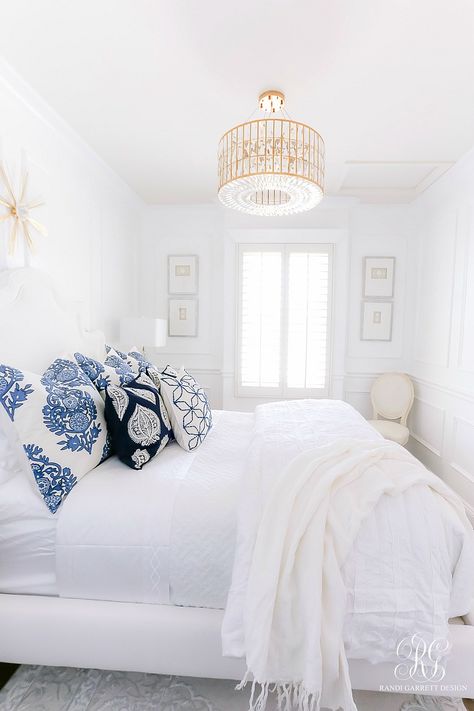 White Bed Rug, Preppy Master Bed, Preppy Blue And White Bedroom, White Bedroom Blue Accents, Serena And Lilly Bedrooms, Preppy Modern Bedroom, White Bedding With Pops Of Color, White Bedroom With Blue Accents, White Bedroom With Pops Of Color