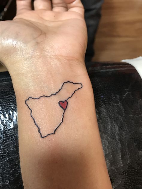 Island Outline Tattoo, Tenerife Tattoo Ideas, Tenerife Tattoo, Island Tattoo Ideas, Beachy Tattoos, Underground Tattoo, Different Styles Of Tattoos, Pisces Tattoo Designs, 2023 Tattoo