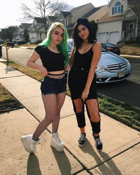 Black crop tops, denim shorts, ripped pants, oversized fishnet stockings, platform shoes & Vans shoes by myahalanna Fishnet Outfits, Grunge Outfit Ideas, Skater Girl Outfits Grunge, Styl Grunge, Fishnet Outfit, Shorts Ripped, Stockings Outfit, Ripped Pants, Grunge Outfit