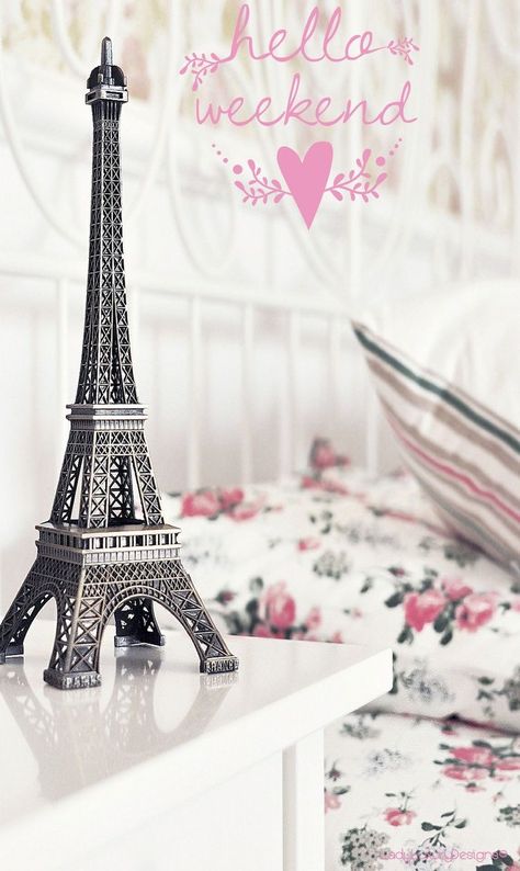 Torre Eiffel Paris, Digital Graphics Art, Eiffel Tower Art, Lady Luxury, Fairy Lights Bedroom, Paris Wallpaper, Beautiful Paris, Planets Wallpaper, Phone Wallpaper Quotes