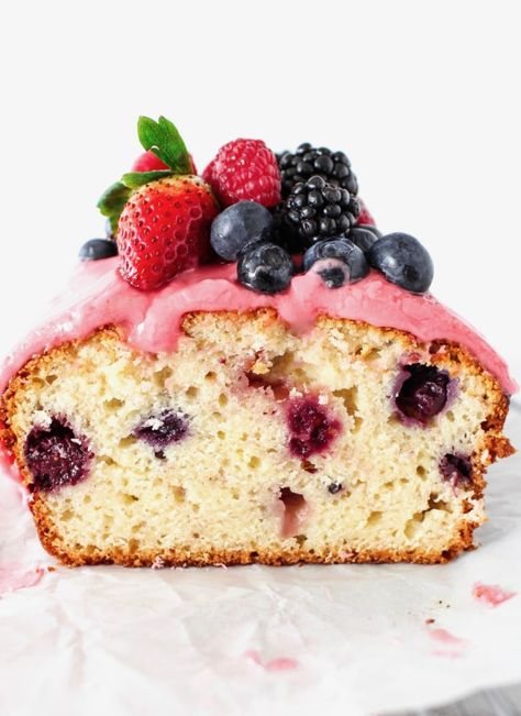 Berry Loaf Cake, Berry Loaf, Vegetable Rainbow, Purple Juice, Raspberry Icing, Raspberry Frosting, Pink Icing, Berry Cake, Loaf Cake