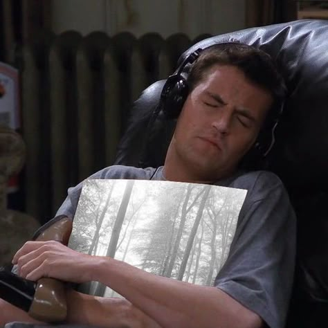 Chandler Holding Album Taylor Swift, Chandler Hugging Record Taylor Swift, Sleepy Taylor Swift, Chandler Listening To Music, Charli Damilo, For Emma Forever Ago, Justin Vernon, Folk Band, Folklore Taylor Swift