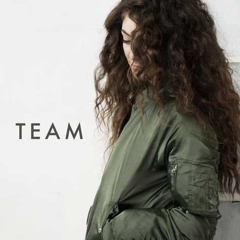 Lorde-Team 2013 Lorde Album Cover, Lorde Album, Lorde Team, 2010s Makeup, Hottest 100, Music Blog, Lorde, Beauty Favorites, Indie Rock