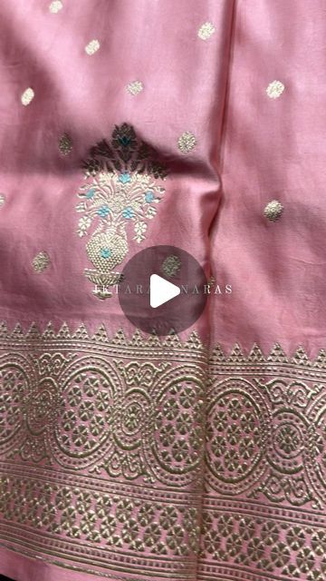 Sarees Banarasi, Golden Saree, Banaras Sarees, Silk Saree Banarasi, Banarasi Silk Saree, Banarasi Saree, Banarasi Sarees, Saree Styles, New Delhi