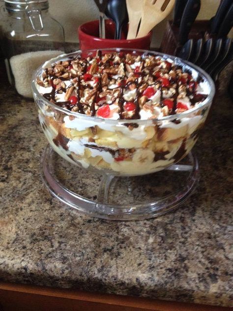 Facebook Banana Split Trifle, Punch Bowl Cake Recipe, Pineapple Food, Angel Food Cake Mix, Punch Bowl Cake, Toast Pizza, Angel Food Cake Mix Recipes, Trifle Dish, Trifle Desserts