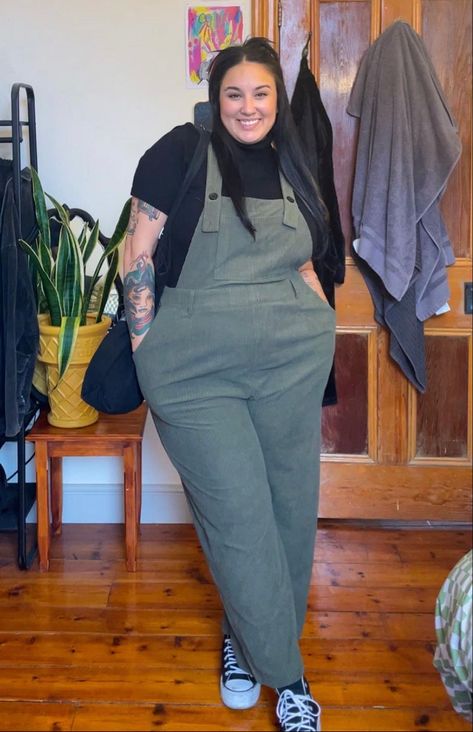 Plus Size Student Outfit, Plus Overalls, Twee Plus Size Outfits, Stem Outfits Style Plus Size, Chapstick Lesbian Style Plus Size, Tomboy Femme Style Outfits Plus Size, Overall Plus Size Outfit, Plus Overalls Outfit, Tomboy Fashion Plus Size