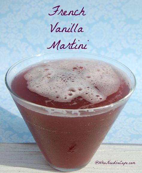 French Vanilla Martini - Who Needs A Cape? Vanilla Martini, Vanilla Vodka Drinks, Easy To Make Cocktails, French Martini, Martinis Drinks, Vodka Recipes, Martini Recipe, Vodka Martini, Vanilla Vodka