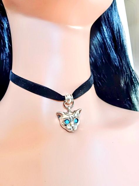 Choker Necklace Black, Charm Choker Necklace, Black Velvet Choker, Arm Jewelry, Velvet Choker, Wedding Accessories Jewelry, Cat Charm, Cat Pendants, Black Choker