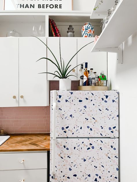 Today I’m wallpapering my fridge because we all love a renter-friendly refrigerator upgrade! In this video I'm also showing you some of my other favourite ways to elevate a rental kitchen on a budget (and using reversible changes!) #fridgewallpaper #wallpaperfridge #wallpaperingafridge #renterfriendlyhacks #renterfriendlytips #rentalfridge #fridgeupgrade #peelandstickwallpaper #renterwallpaper Home Diy Rental, Kitchen Makeover Rental Friendly, Renter Friendly Fridge Makeover, Rent Friendly Kitchen Makeover, Renter Kitchens, Rental Friendly Upgrades Kitchen, Wallpapered Refrigerator, Apartment Kitchen Ideas Rental, Kitchen Rental Makeover