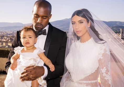 Click to see new exclusive pics from Kim Kardashian and Kanye West's wedding! Kim Kanye Wedding, Kimye Wedding, Kanye West Wedding, Kim Kardashian Wedding, Kardashian Wedding, Estilo Kim Kardashian, New Kanye, Estilo Kardashian, Kanye West And Kim