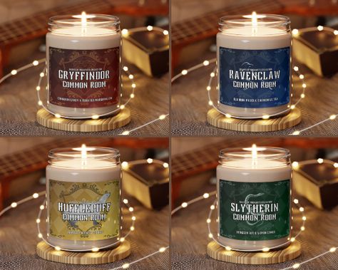 Harry Potter Scented Candles, Smell Of Old Books, Hufflepuff Common Room, Ravenclaw Common Room, Roasted Marshmallow, Harry Potter Candles, Air Lemon, Lemon Cakes, Fresh Tea