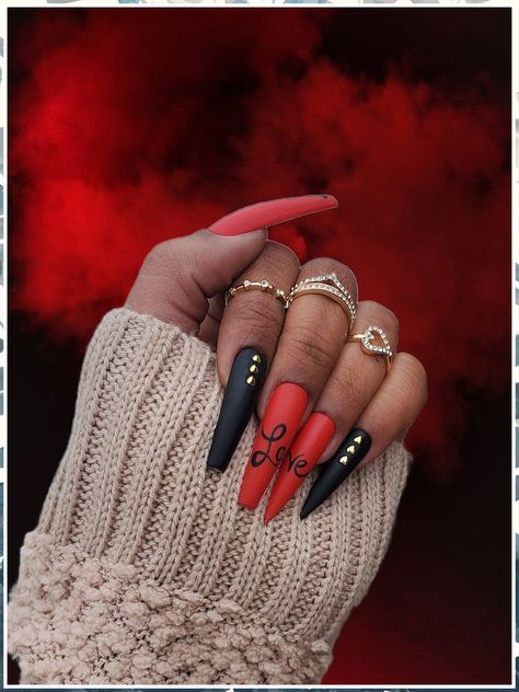 Christmas Nails Red - Looking for some great deals from the leading brands, look no further. Click to visit TODAY! Vday Nails, Black Acrylic Nails, February Nails, Nail Designs Valentines, Red Nail Designs, Festival Nails, Beach Nails, Minimalist Nails, Love Always