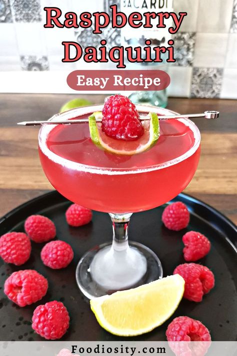 Raspberry Vodka Drinks, Raspberry Daiquiri, Daiquiri Cocktail, Most Popular Cocktails, Raspberry Vodka, Rum Cocktails, Raspberry Syrup, Cocktail Recipes Easy, Long Drink