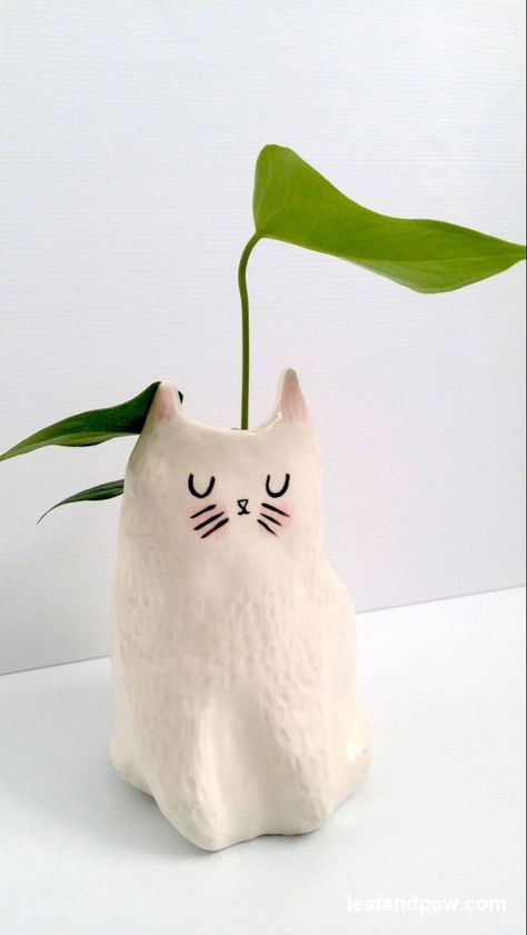 Diy Keramik, Cat Planter, Planter Indoor, Cerámica Ideas, Clay Diy Projects, Tanah Liat, Keramik Design, Ceramic Cat, Indoor Gardens