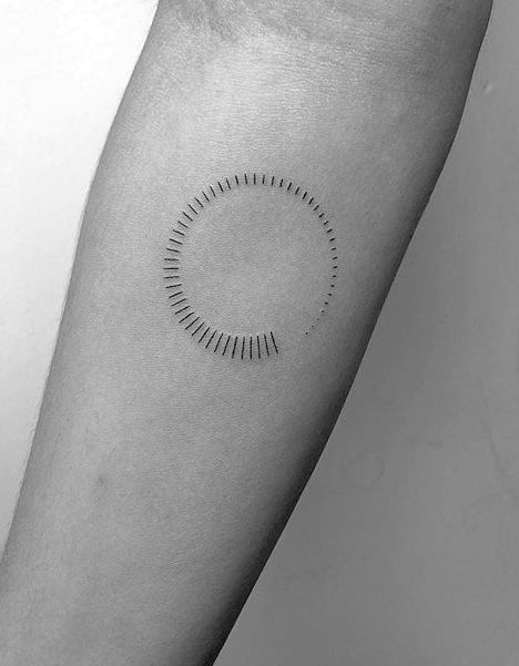 Waveform Tattoo, Circle Tattoo Ideas, Circular Tattoo, Ouroboros Tattoo, Circle Tattoos, Circle Tattoo, Handpoke Tattoo, Muster Tattoos, Sun Tattoos