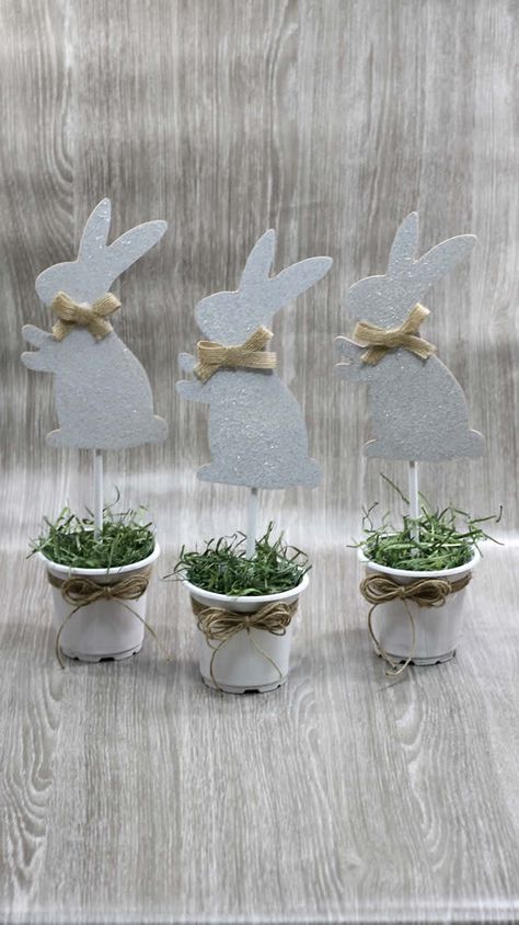 Dollar Store Easter Decorations - Easy DIY Crafts - How To Make Bunny Pots - Simple Decor Ideas For The Home - Dollar Tree Hacks Easter Decorations Crafts Kids, Bunny Decor Diy, Spring Decor Diy Ideas, Spring Ideas Decoration, Spring Craft Fair Ideas, Dollar Tree Crafts Easter, Spring Decorating Ideas Diy, Diy Bunny Crafts, Easter Diy Decorations