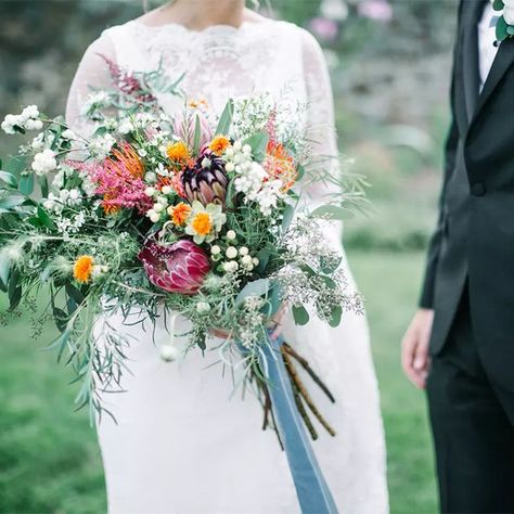 Table Decor Round Tables, Longstem Bouquet, Tall Centerpiece Ideas, Long Stem Bouquet, Bridesmaid Bouquet Alternatives, Summer Wedding Florals, Wildflower Bridal Bouquets, Teardrop Bouquet, Tall Centerpiece