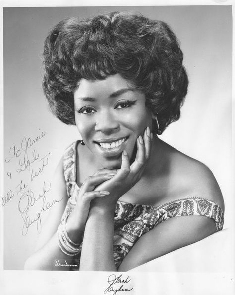 Sarah Vaughn Cool Jazz, Black Entertainment, Black Music, Vintage Black Glamour, Black Celebrities, Women In Music, Black Hollywood, Jazz Musicians, Jazz Blues