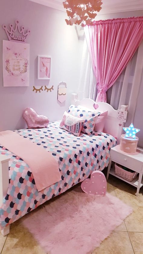 Girlie Rooms Ideas, Girl Bedroom Designs For Kids Simple, Girly Kids Bedroom, Pink Room Toddler, Unicorn Room Ideas Bedrooms, Bedroom Ideas For Toddler Girl, Young Teen Girl Bedroom, Simple Pink Bedroom, Simple Pink Room