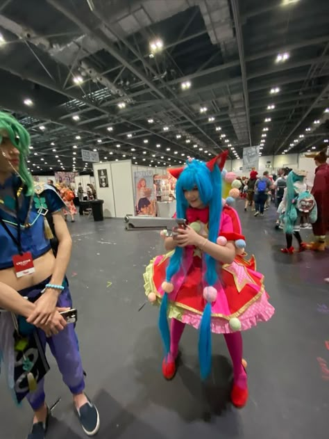 Male Miku Cosplay, Hatsune Miku Wonderland X Showtime, Wonderland X Showtime Miku, Wonderlands X Showtime Miku, Matching Cosplays, Pjsk Cosplay, Wonderland X Showtime, Wonderlands X Showtime, Vocaloid Cosplay