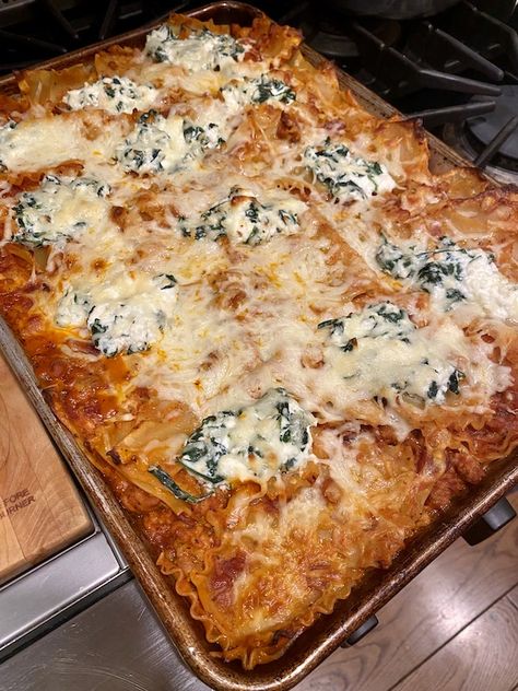 Sheetpan Layerless Lasagna - Blythes Blog Sheet Pan Layerless Lasagna, Layerless Lasagna, Italian Sausage Lasagna, Sausage Lasagna, Lasagna Pasta, Cheese Sausage, Pan Meals, Spinach And Cheese, Entertaining Ideas