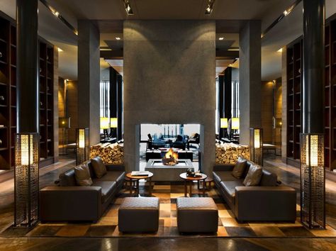 The interior of the hotel mixes traditional alpine comfort with a contemporary Asian style. Chedi Hotel, Chedi Andermatt, Zigarren Lounges, Resort Interior Design, Luxury Hotels Lobby, Ski Hotel, Interior Hotel, Resort Interior, Andermatt