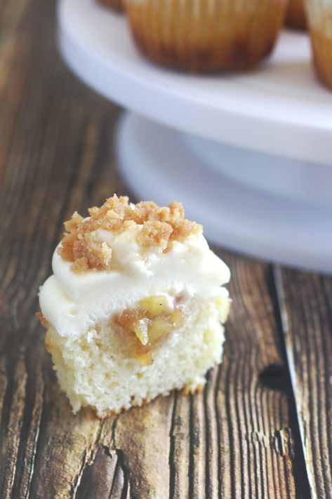 Apple Pear Crisp, Caramel Cream Cheese Frosting, Cinnamon Crumble, Fall Baking Recipes, Cupcakes With Cream Cheese Frosting, Caramel Cream, Apple Pie Filling, Cupcake Icing, Apple Filling