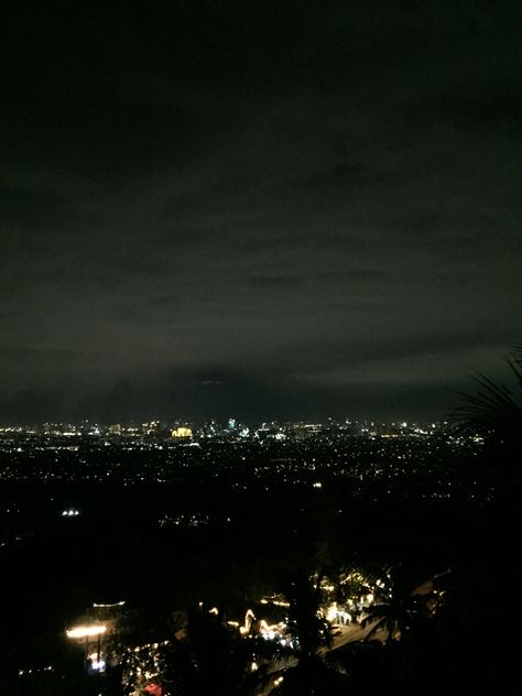 night view in vertical Bukit Ampang Night View, Skyranch Tagaytay Night, Tagaytay Aesthetic Night, Tagaytay Night, Tagaytay Night View, Rain Pictures, Boy Blurred Pic, Tagaytay, Rainy Night