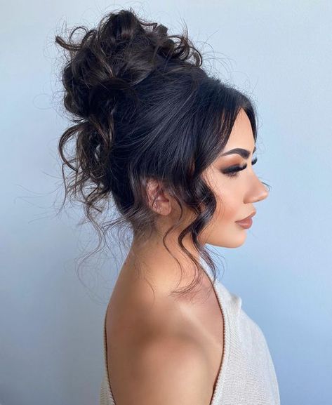 Upstyle For Bridesmaid, Textured High Bun Wedding, High Messy Bun Updo Wedding, High Textured Bun, Messy Bun Upstyle, Mid Hair Bun, Bridesmaid High Bun Hairstyles, High Hair Up, Bun With Pieces Out