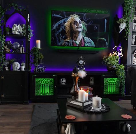 Horror Room Ideas, Horror Room Decor, Horror Living Room, Horror Bedroom, Goth Living Room, Gothic Living Room, Goth Houses, Horror Room, Gothic Decor Bedroom