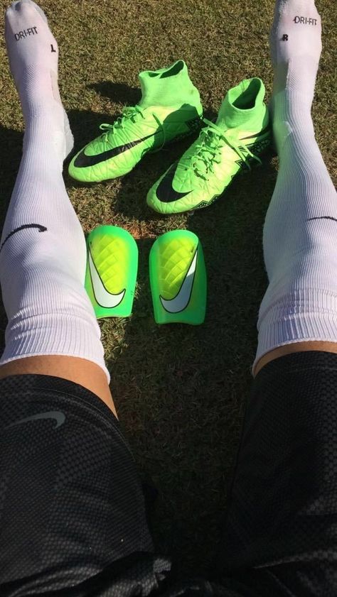 Finny Smith, Men In Socks, Soccer Photography, Training Football, Football Players Images, Endurance Workout, Soccer Outfits, By Any Means Necessary, Soccer Socks