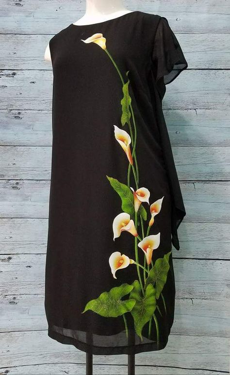 Fabric Painting On Black Cloth, Embroidery Dress Pattern, Saree Painting Designs, Stylish Kurtis Design, Saree Painting, Fabric Painting Techniques, Canvas Art Decor, Hand Painted Dress, Fabric Painting On Clothes