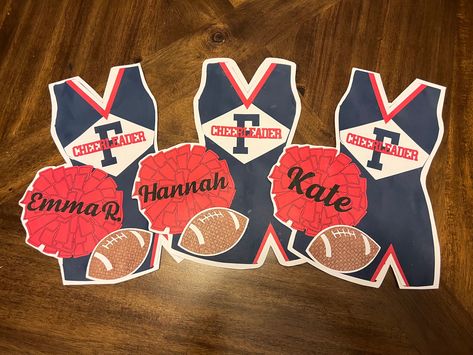 Cheerleader Locker Decorations Ideas, Cheerleading Locker Decorations, Cheer Locker Decorations, Locker Ideas, Locker Signs, Cheer Team Gifts, Varsity Cheer, Cheer Signs, Booster Club