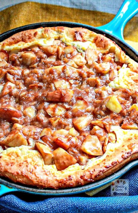 Delicious and easy to make Dutch Baby Pancake loaded with cinnamon-spiced Apples and Bananas! So yummy and perfect for breakfast or brunch! Apples And Bananas, Apple Jacks, Winter Breakfast, Shake And Bake, Apple Breakfast, Dutch Baby Pancake, Different Types Of Food, Apple Pancakes, Yummy Dishes