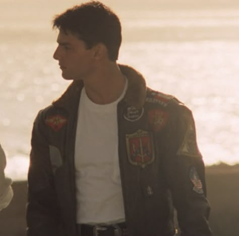 Tom Cruise Pfp, Tom Cruise Wallpaper Aesthetic, Tom Cruise 80s Aesthetic Wallpaper, Tom Cruise Maverick, Tom Cruise Profile, Tom Cruise Maverick 2022, Tom Cruz, Pete Mitchell, Cruise Collection