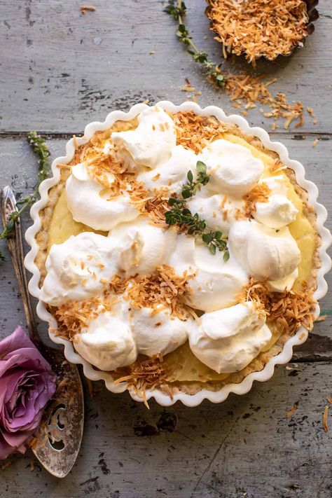 Summer Pie Recipes, Half Baked Harvest Recipes, Coconut Cream Pie Recipes, Summer Pie, Pie Pops, Coconut Pudding, Coconut Pie, Banoffee Pie, Cream Pie Recipes