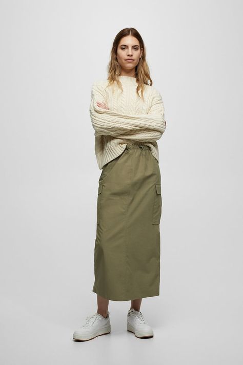 Parachute cargo skirt Cargo Skirt Outfit, Long Green Skirt, Modest Summer Fashion, Cargo Outfit, Parachute Cargo, Long Skirt Outfits, Color Combinations For Clothes, Winter Skirt Outfit, Maxi Skirt Outfits