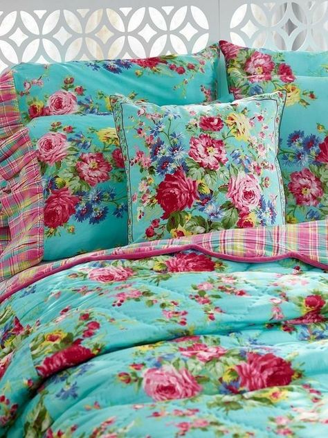 Good To Be Fae in the Forest Country Bedroom Ideas, Vintage Bedding Set, Armoire Design, Shabby Chic Quilts, Cottage Bed, Vintage Bedding, Modern Bedding, Cottage Rose, Bathroom Oasis