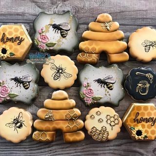 Tara (@punkyssugarshoppe) • Instagram photos and videos Beehive Cookies, Honey Beehive, Bee Cookies, Animal Cookies, Cookies Decorated, Baby Shower Cookies, Cut Out Cookies, Cute Cookies, Cookie Art