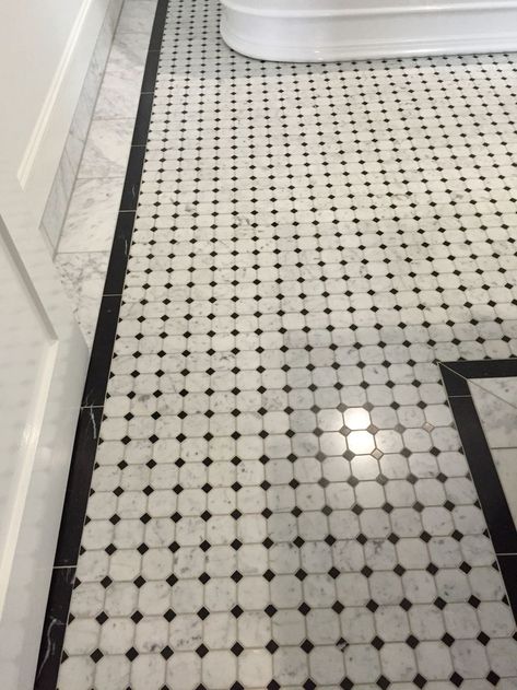 Marble Bathroom Floor With Border, Black And White Marble Bathroom Floor, Black And White Mosaic Tile Bathroom, Bathroom Floor Marble, Classic Black And White Bathroom, Black And White Marble Bathroom, Hex Tiles Bathroom, Mosaic Tile Bathroom Floor, Checkerboard Floors