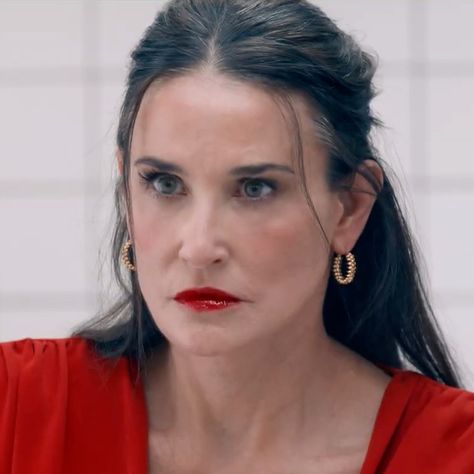 #DemiMoore plays an aging Hollywood star who embraces a secret cloning procedure to save her career in 'The Substance.' ⁠ ⁠ In the horror, Moore’s character, Elisabeth Sparkle, is fired as the celebrity host of a daytime TV exercise program by a cartoonish network producer, played by #DennisQuaid, and facing replacement by a more youthful and beautiful star played by #MargaretQualley. Head to the link in bio for the teaser, ahead of its Sept. 20 theatrical release. Substance Movie, The Substance, Tv Workouts, Girl Hood, Movie Aesthetic, Exercise Program, Journal Spreads, Love Film, Demi Moore