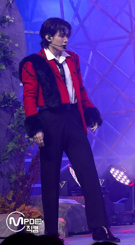 yeosang (ateez) Yeosang Halazia, Yeosang Ateez, Stage Outfit, Kpop Outfits, Stage Outfits, Favorite Outfit, Halloween Costumes