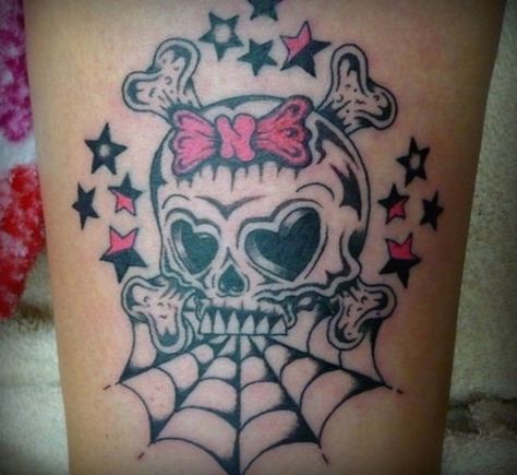 Girly Skull Tattoos, Emo Tattoos, Skull Girl Tattoo, Star Tattoo Designs, Sugar Skull Tattoos, Bow Tattoo, Geniale Tattoos, Skull Tattoo Design, Girly Tattoos