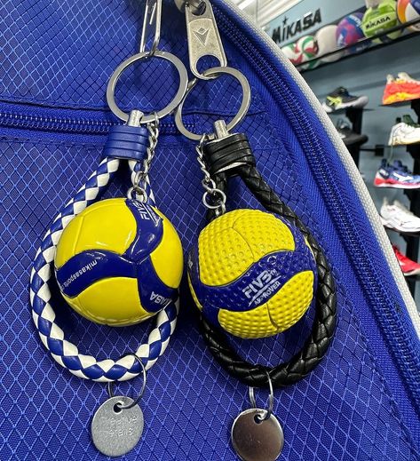 Mikasa, molten (Shop yours in bio) Volleyball Art, Volleyball Keychain, Volleyball Bag, Volleyball Setter, Volleyball Tips, Volleyball Workouts, Volleyball Quotes, Volleyball Drills, Volleyball Gifts