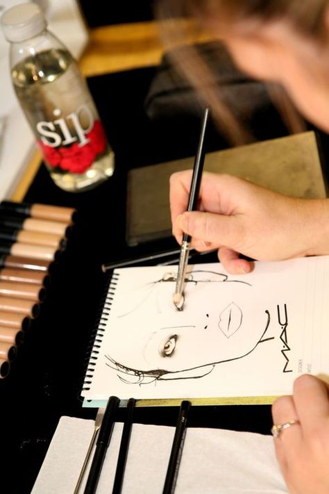 Mac makeup sketch Mac Makeup Artist, Mac Must Haves, Mac Beauty, Makeup Tutorial Mac, Mac Makeup Looks, Best Mac Makeup, Beauty Tutorial, Lots Of Makeup, Makeup Sale