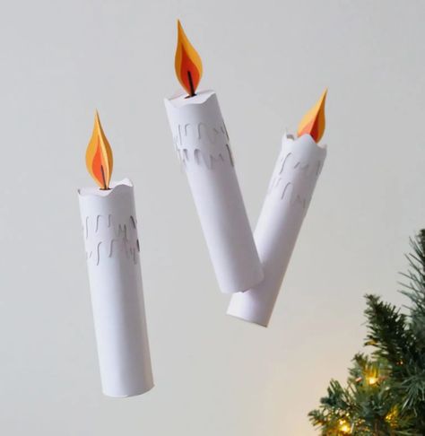 Learn how to make your very own Great Hall-style floating candles with Paperboyo | Wizarding World Paper Candles Diy, Harry Potter Decoration Ideas, Harry Potter Display Ideas, Hogwarts Halloween Decorations, Harry Potter Floating Candles Diy, Harry Potter Crafts Diy, Diy Harry Potter Decor, Hogwarts Decorations, Harry Potter Decorations Diy