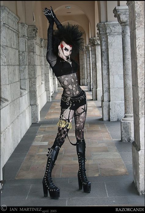 My fashion idol. Deathrock Outfits, Clothes Ideas For Men, Gothic Style Fashion, Deathrock Fashion, Razor Candi, Chica Punk, Goth Fits, Estilo Punk Rock, Gothic Mode