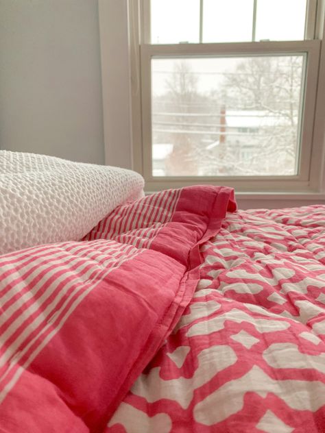 Roller Rabbit Bedding, Bed Preppy, Bedding Preppy, Preppy Room Aesthetic, Bedroom Board, Rabbit Bedding, Roller Rabbit, Day Bed, Preppy Room