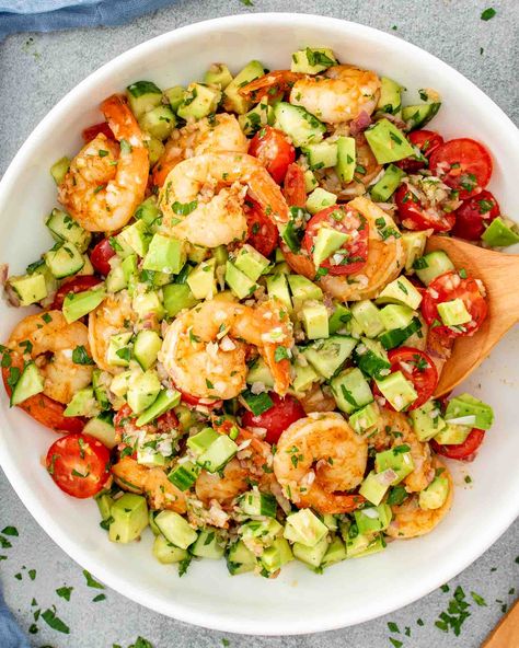 Whip up this fresh and easy Shrimp Avocado Salad in just 20 minutes! Juicy shrimp, creamy avocado, and a zesty lime dressing – perfect for any meal. #ShrimpSalad #HealthyRecipes #AvocadoLovers #QuickAndEasy #SummerSalad Salad With Shrimp And Avocado, Chicken Rotel Recipes, Shrimp Salad Recipes Healthy, Noom Healthy Meals, Avocado Shrimp Salad, Chicken Rotel, Shrimp Avocado Salad Recipe, Yum Salad, Meal Bowls